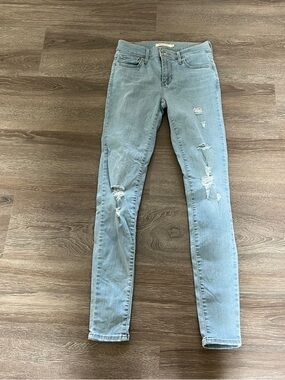 Levi’s Light Blue Distressed Women's Skinny Jeans waist 26